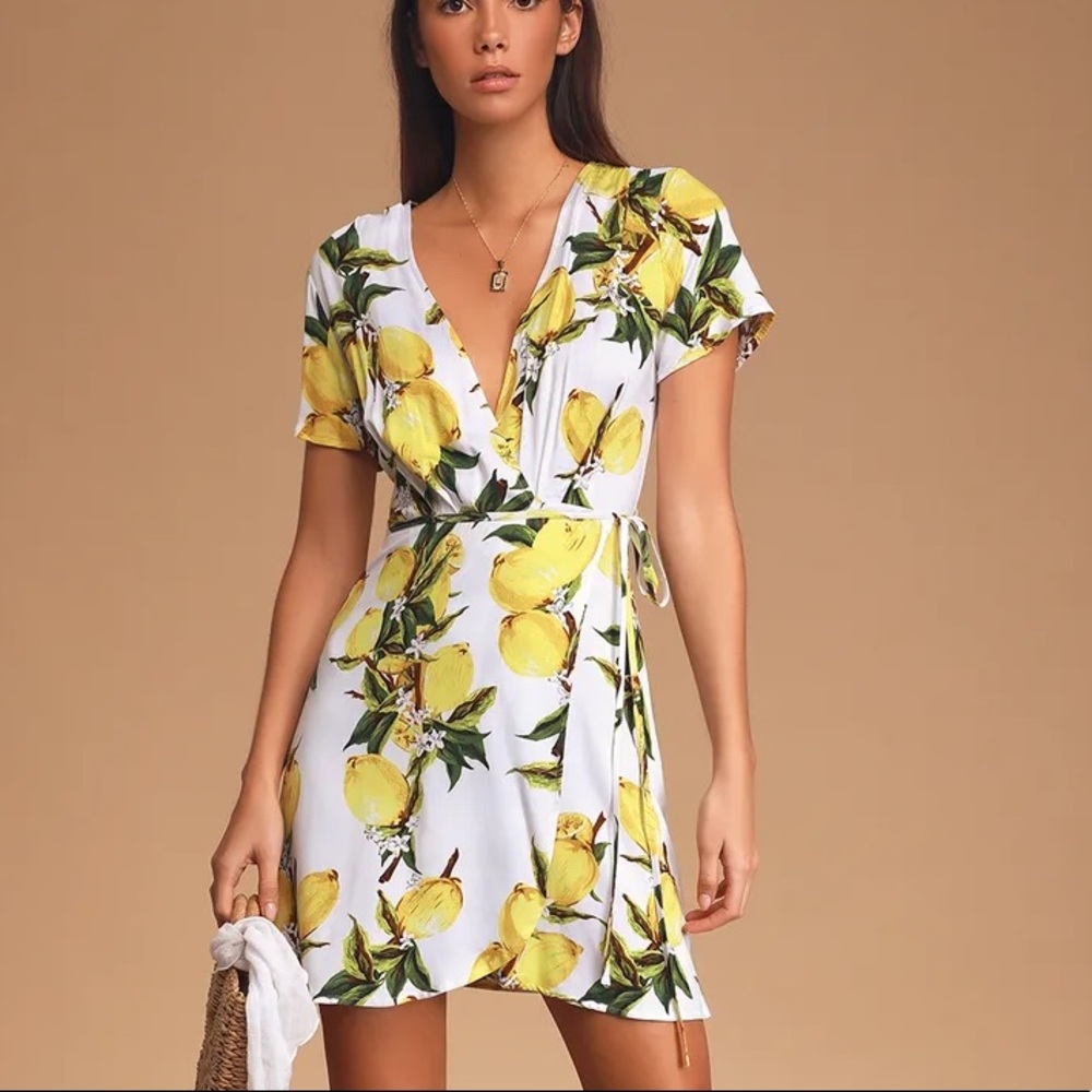 Lulu’s A la tarte lemon dress small